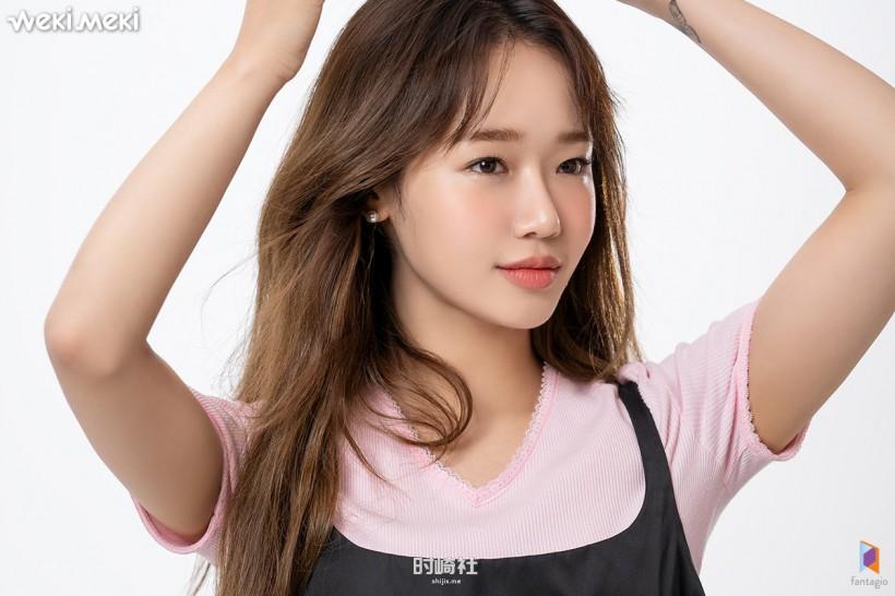 Choi Yoo Jung磪有情隶属哪个女团成员？她凭借怎样可爱外貌吸引粉丝？